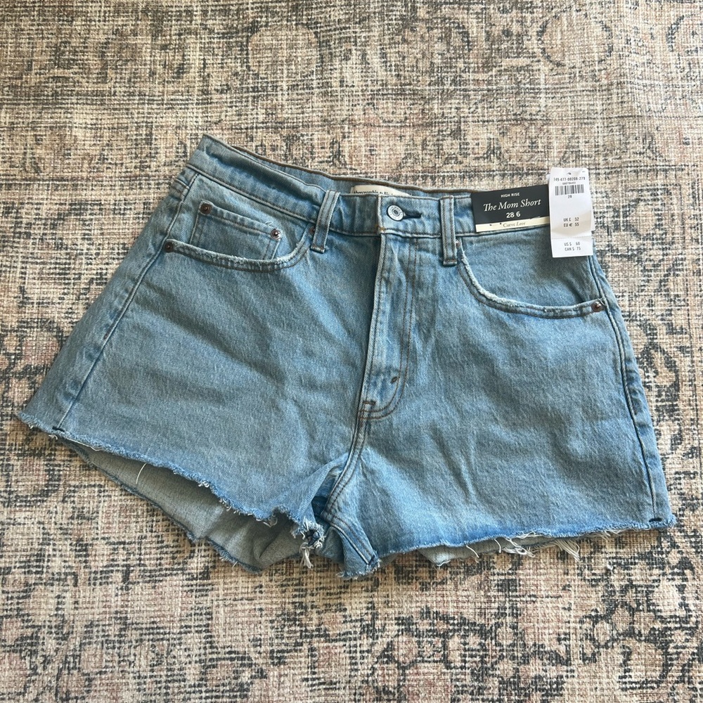 Abercrombie Curve Love High Rise Mom Short New With Tags